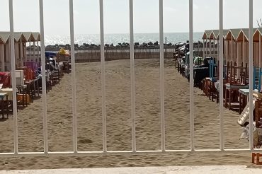 La Commissione UE e il CdS bocciano il “decreto Salvini” sugli indennizzi ai balneari